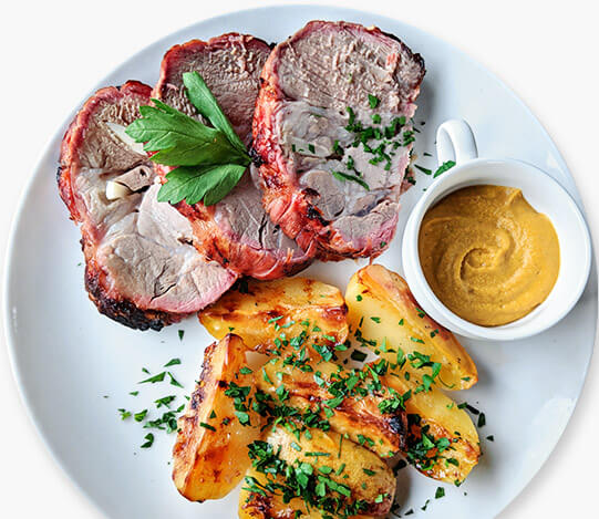 обед на тарелке