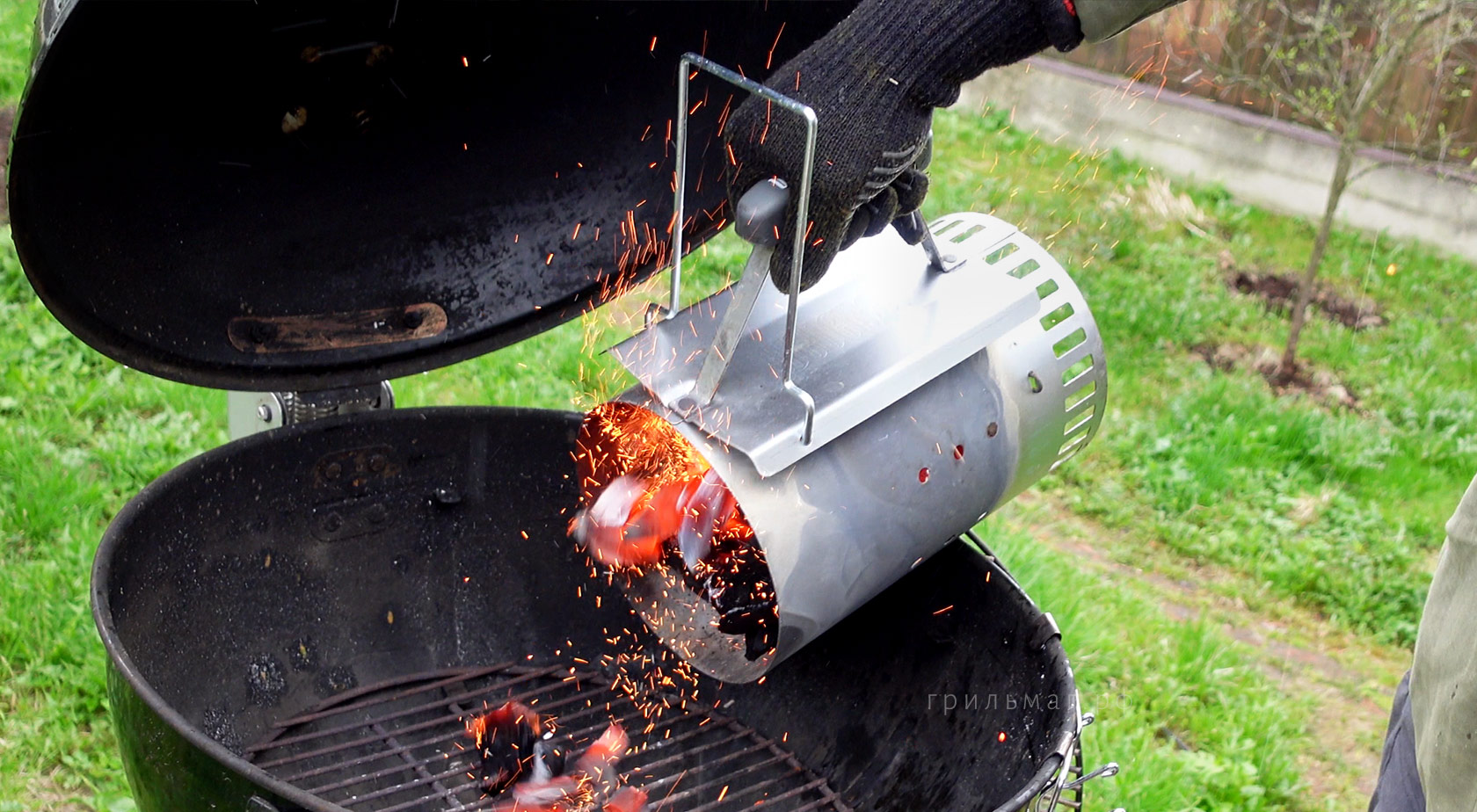 Как устроен стартер для розжига угля высыпаем горящий уголь в гриль