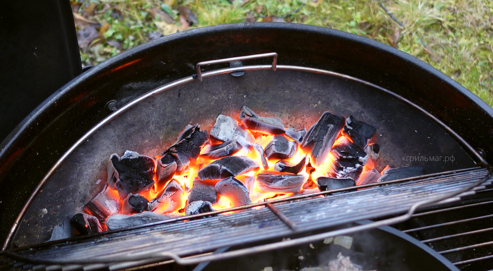 горящие угли в корзине